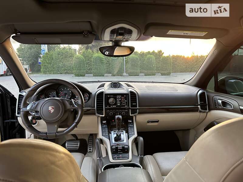 Внедорожник / Кроссовер Porsche Cayenne 2011 в Луцке