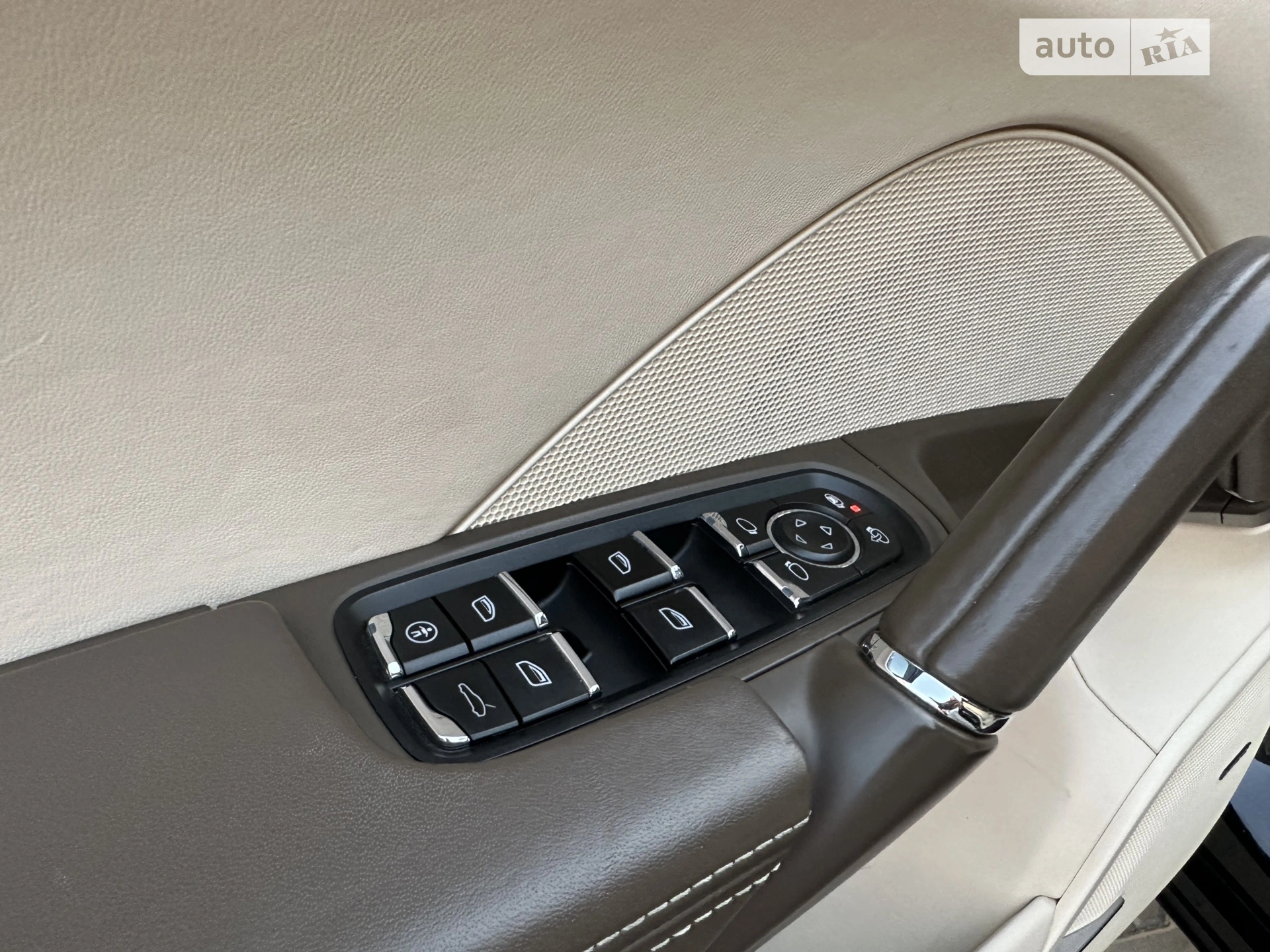 2011 Porsche Cayenne - мініатюра 36