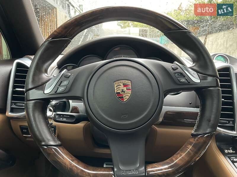 Внедорожник / Кроссовер Porsche Cayenne 2012 в Одессе