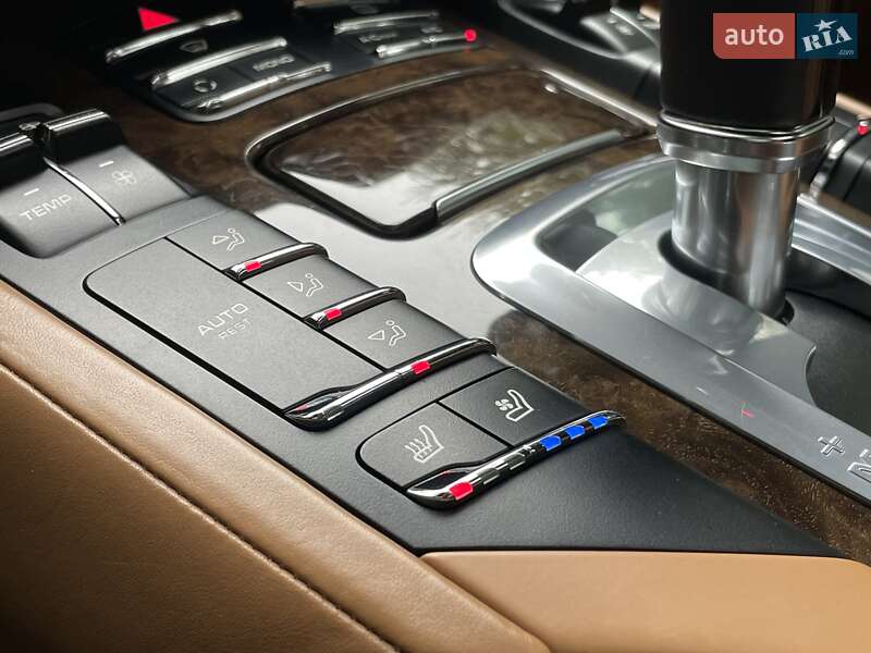 Внедорожник / Кроссовер Porsche Cayenne 2012 в Одессе