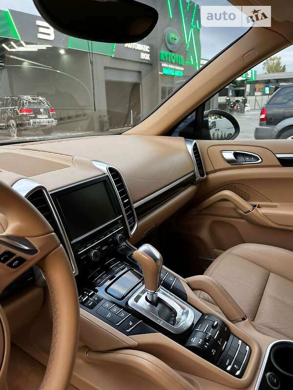 Внедорожник / Кроссовер Porsche Cayenne 2013 в Хмельницком