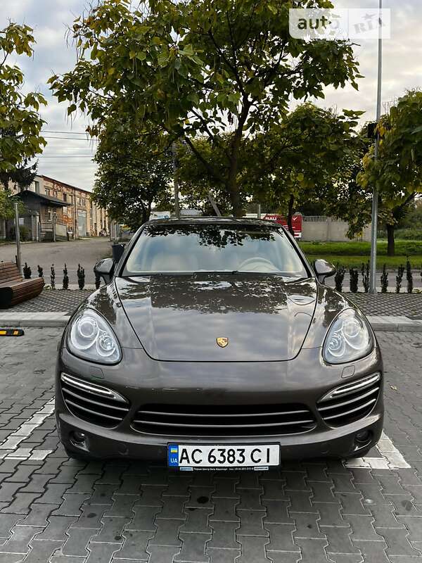 Внедорожник / Кроссовер Porsche Cayenne 2013 в Хмельницком