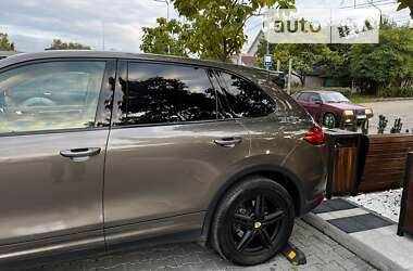 Внедорожник / Кроссовер Porsche Cayenne 2013 в 