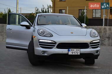 Позашляховик / Кросовер Porsche Cayenne 2012 в 