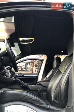 Внедорожник / Кроссовер Porsche Cayenne 2012 в 