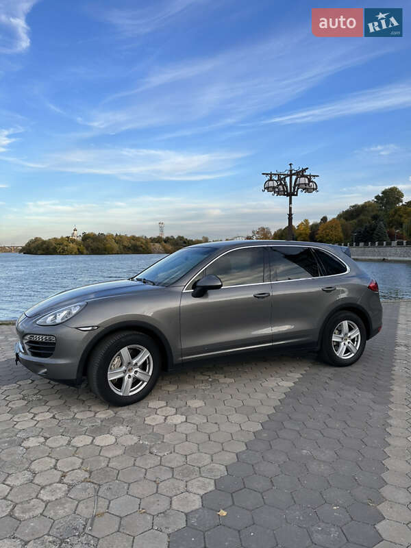 Внедорожник / Кроссовер Porsche Cayenne 2011 в Днепре