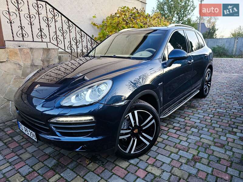 Внедорожник / Кроссовер Porsche Cayenne 2013 в Остроге