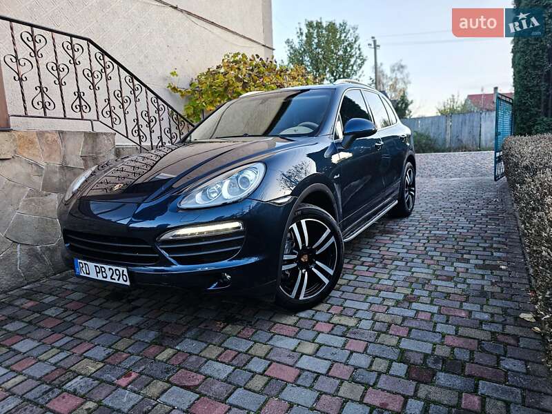 Внедорожник / Кроссовер Porsche Cayenne 2013 в Остроге