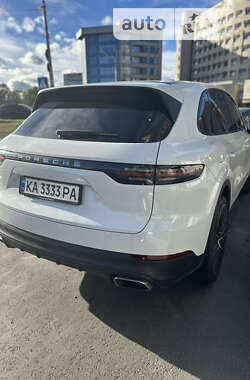 Внедорожник / Кроссовер Porsche Cayenne 2019 в Киеве