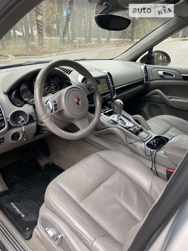 Внедорожник / Кроссовер Porsche Cayenne 2010 в Ивано-Франковске