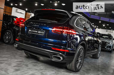Позашляховик / Кросовер Porsche Cayenne 2016 в 