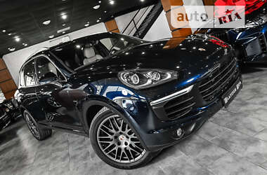 Позашляховик / Кросовер Porsche Cayenne 2016 в 