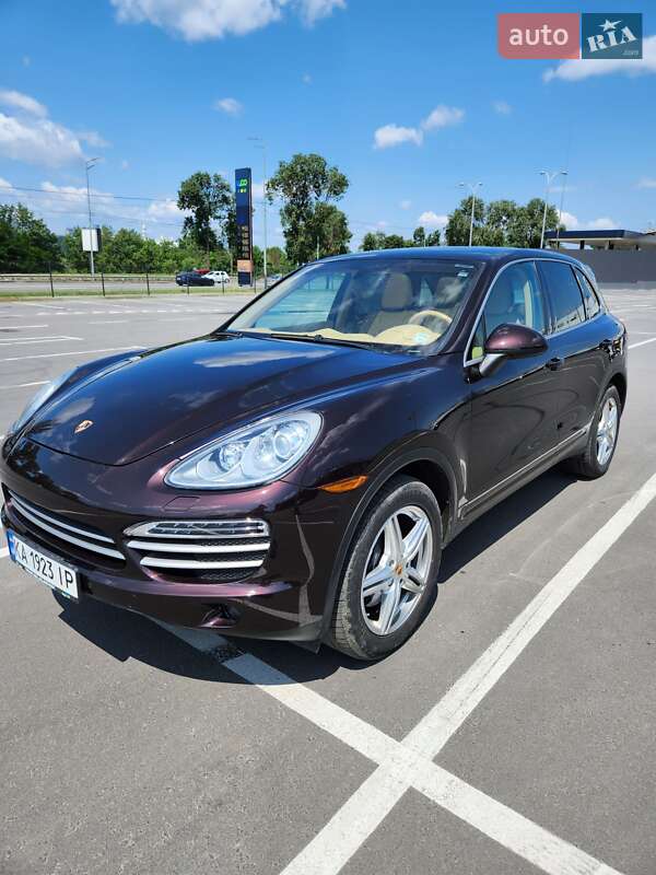 Внедорожник / Кроссовер Porsche Cayenne 2014 в Киеве