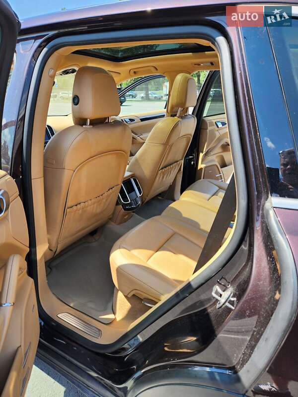 Внедорожник / Кроссовер Porsche Cayenne 2014 в Киеве