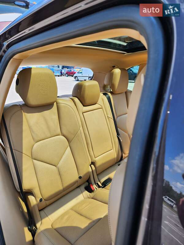 Внедорожник / Кроссовер Porsche Cayenne 2014 в Киеве