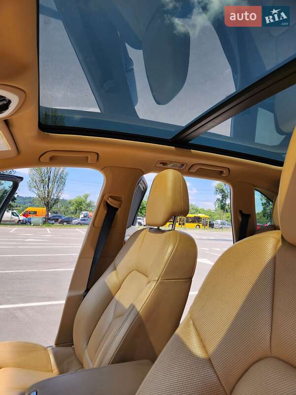 Внедорожник / Кроссовер Porsche Cayenne 2014 в Киеве