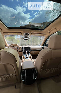 Внедорожник / Кроссовер Porsche Cayenne 2012 в 