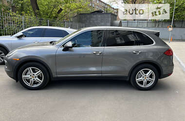 Внедорожник / Кроссовер Porsche Cayenne 2012 в Киеве