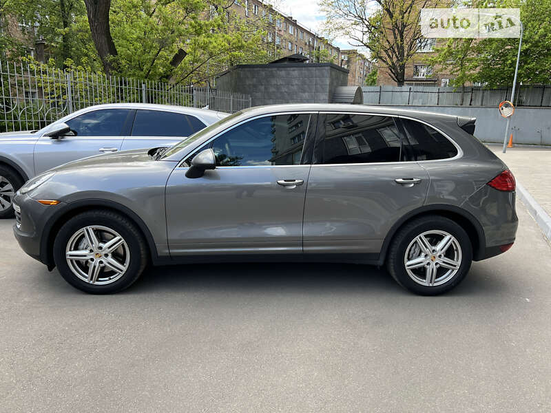 Позашляховик / Кросовер Porsche Cayenne 2012 в Києві