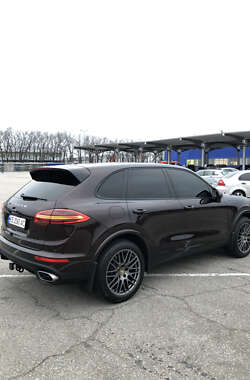 Внедорожник / Кроссовер Porsche Cayenne 2017 в 