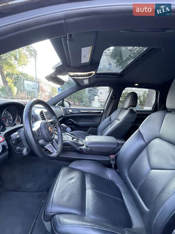 Внедорожник / Кроссовер Porsche Cayenne 2017 в Одессе