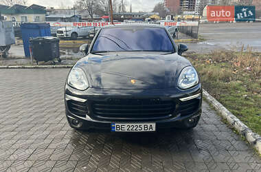 Внедорожник / Кроссовер Porsche Cayenne 2015 в Николаеве