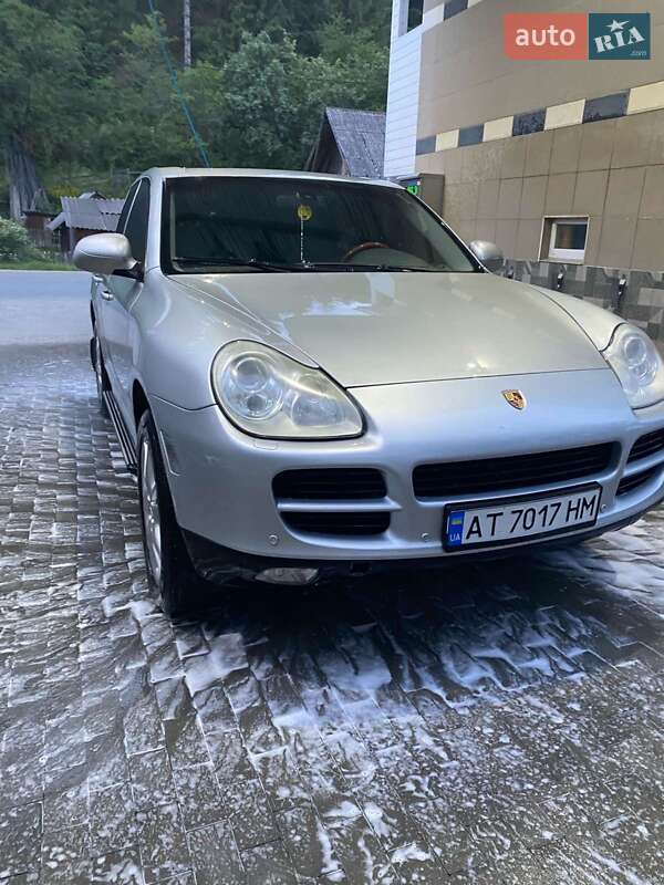 Внедорожник / Кроссовер Porsche Cayenne 2004 в Верховине