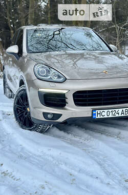 Внедорожник / Кроссовер Porsche Cayenne 2015 в Львове