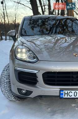 Внедорожник / Кроссовер Porsche Cayenne 2015 в Львове