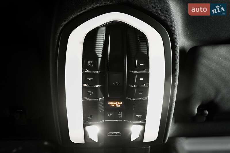 Внедорожник / Кроссовер Porsche Cayenne 2013 в Одессе
