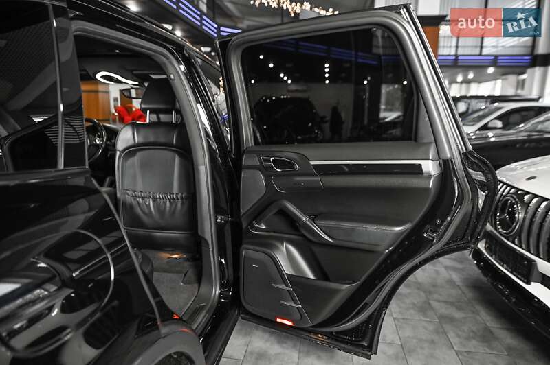 Внедорожник / Кроссовер Porsche Cayenne 2013 в Одессе