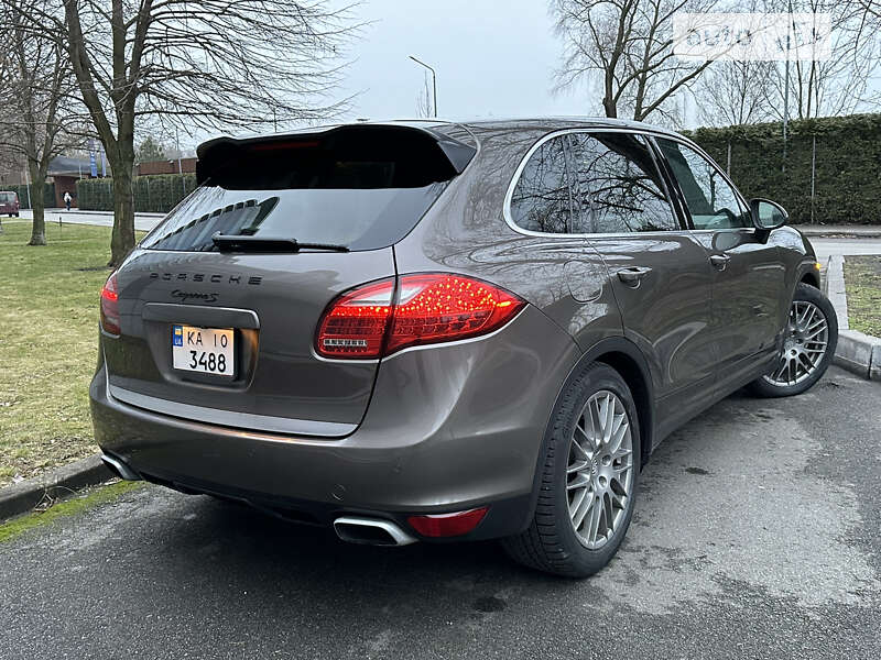 Внедорожник / Кроссовер Porsche Cayenne 2010 в Киеве