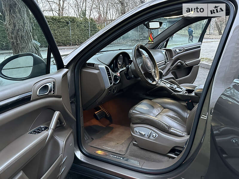 Внедорожник / Кроссовер Porsche Cayenne 2010 в Киеве