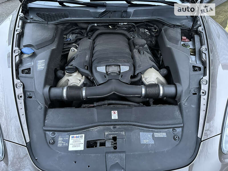 Внедорожник / Кроссовер Porsche Cayenne 2010 в Киеве