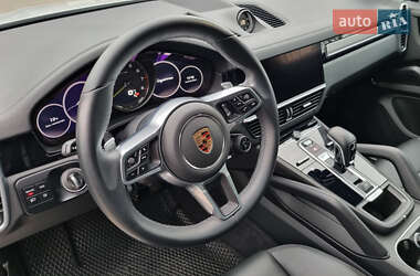 Внедорожник / Кроссовер Porsche Cayenne 2022 в 