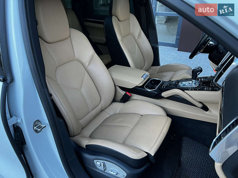 Позашляховик / Кросовер Porsche Cayenne 2017 в Вінниці