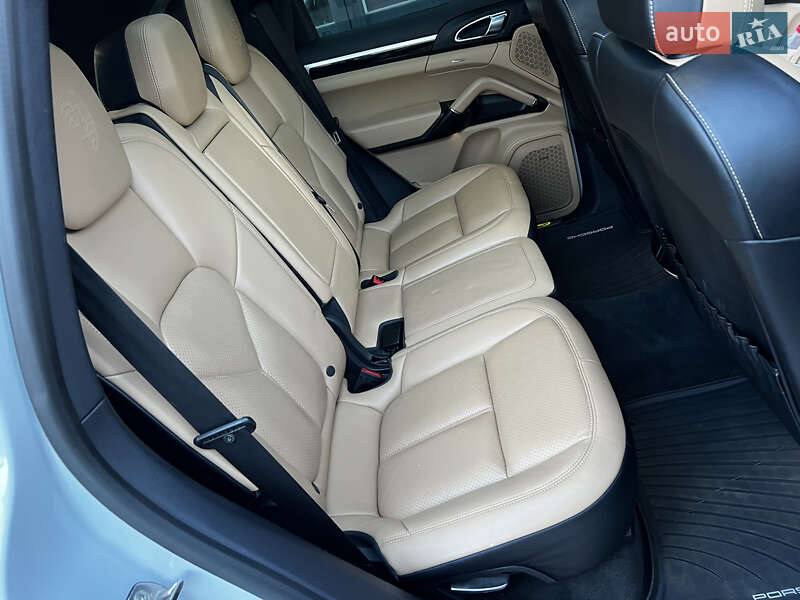 Позашляховик / Кросовер Porsche Cayenne 2017 в Вінниці