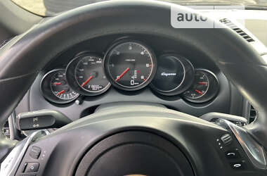 Внедорожник / Кроссовер Porsche Cayenne 2013 в 