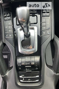 Внедорожник / Кроссовер Porsche Cayenne 2013 в 