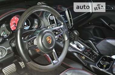 Внедорожник / Кроссовер Porsche Cayenne 2016 в 