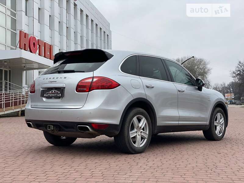 Позашляховик / Кросовер Porsche Cayenne 2012 в Кам'янському