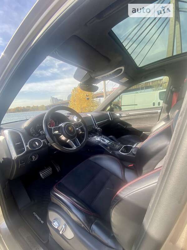 Позашляховик / Кросовер Porsche Cayenne 2016 в Києві