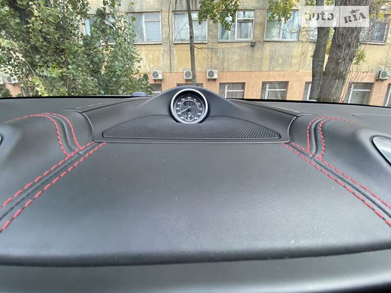 Позашляховик / Кросовер Porsche Cayenne 2016 в Києві