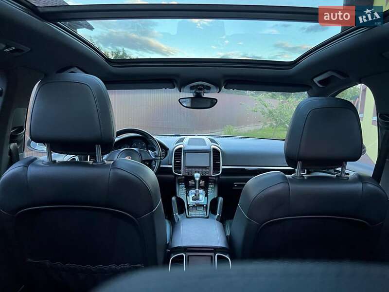 Внедорожник / Кроссовер Porsche Cayenne 2010 в Киеве