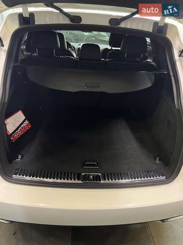 Внедорожник / Кроссовер Porsche Cayenne 2010 в Киеве