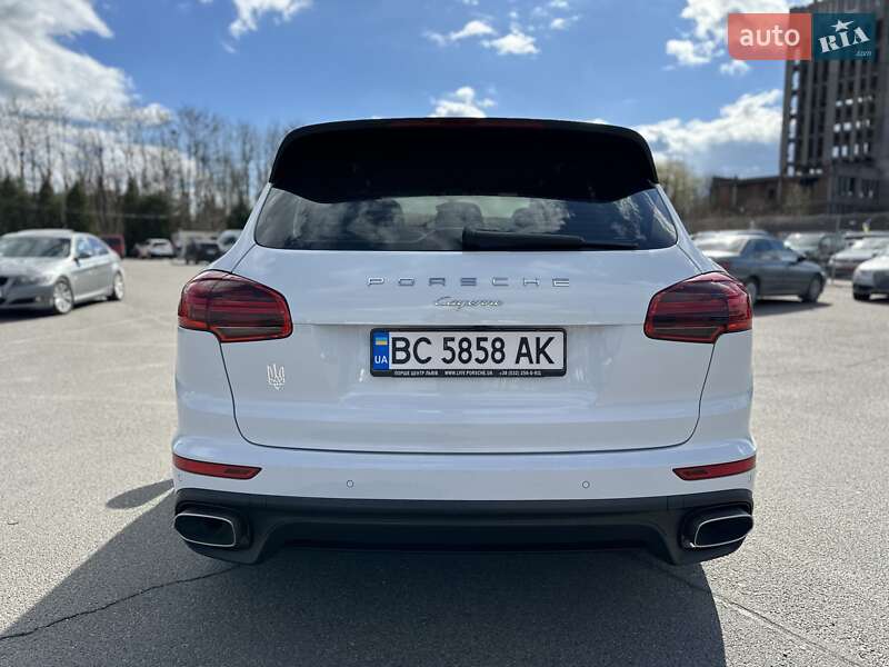 Внедорожник / Кроссовер Porsche Cayenne 2016 в Львове
