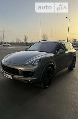 Позашляховик / Кросовер Porsche Cayenne 2016 в Києві