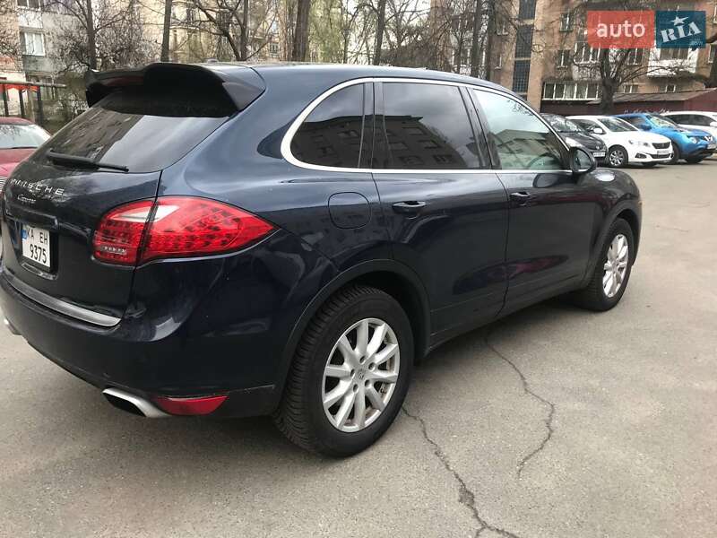 Внедорожник / Кроссовер Porsche Cayenne 2013 в Киеве