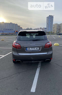 Внедорожник / Кроссовер Porsche Cayenne 2011 в Киеве