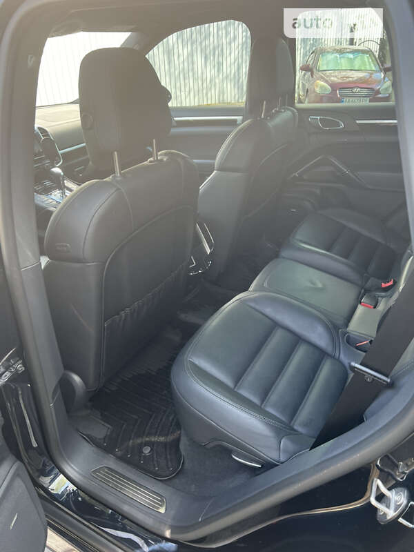 Позашляховик / Кросовер Porsche Cayenne 2016 в Києві